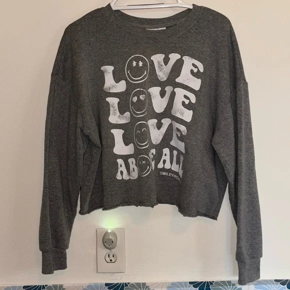 🙂SmileyWorld “Love Above All” Boxy Crew Neck Long Sleeve Sweatshirt ,Size M - Picture 2 of 15